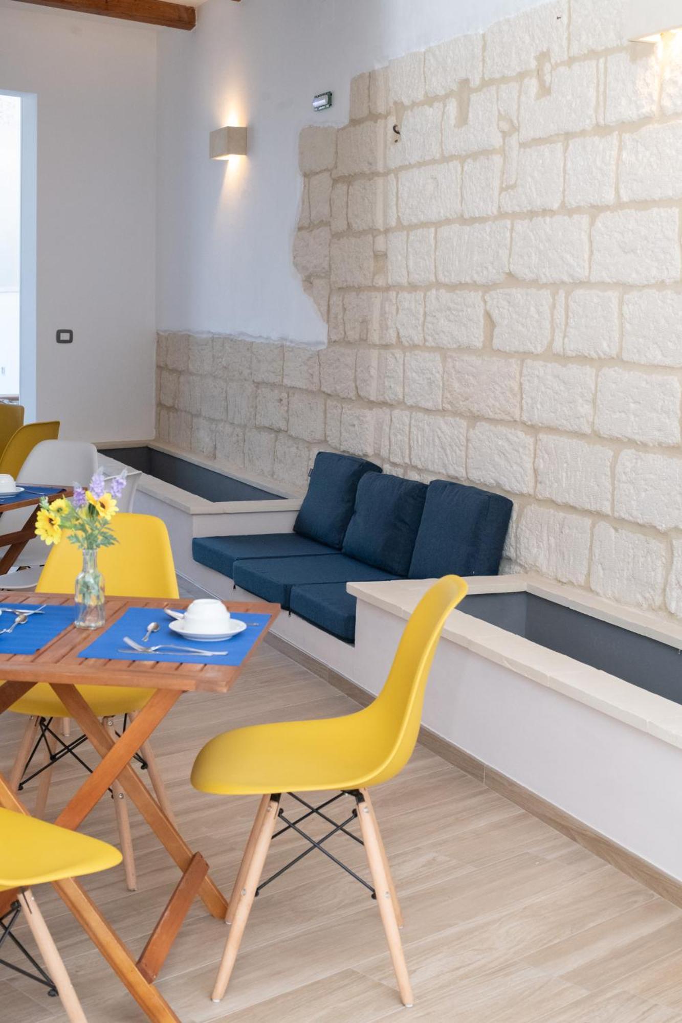 Pietra Bianca Acomodação com café da manhã Cutrofiano Exterior foto